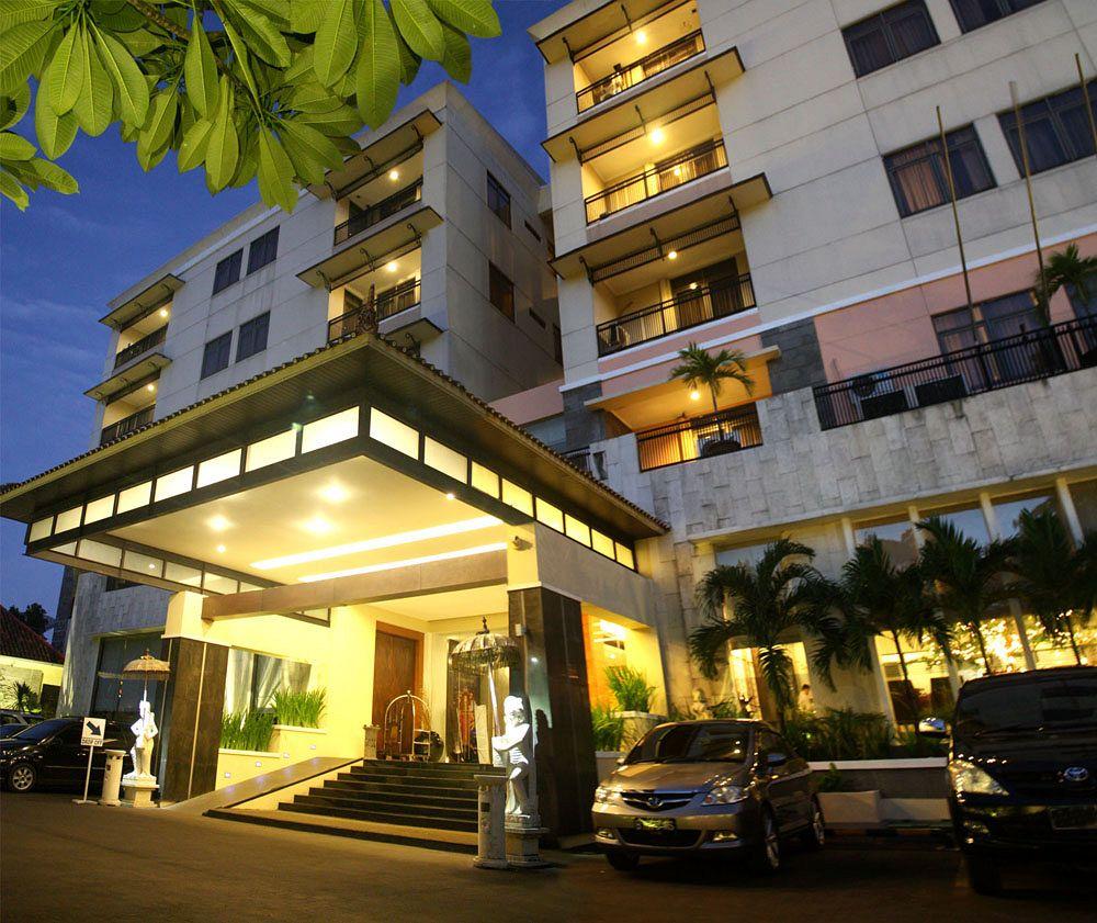 Puri Denpasar 4*