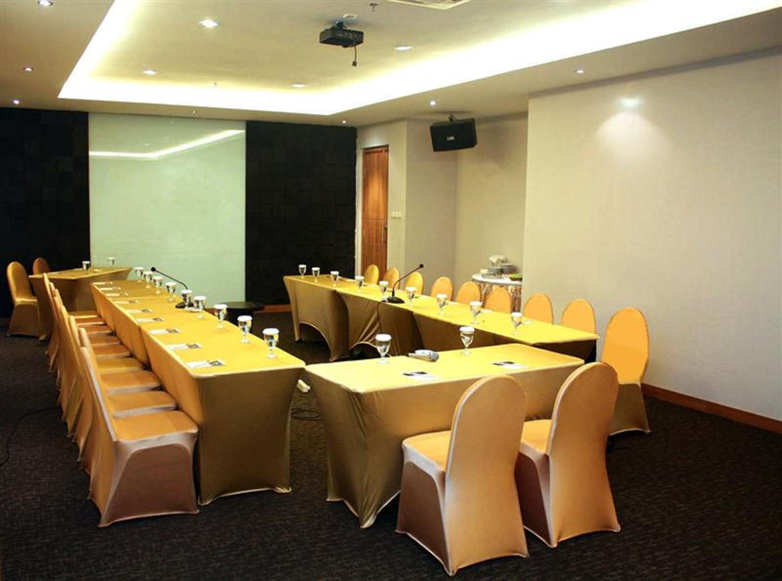 Hotel Puri Denpasar 4*